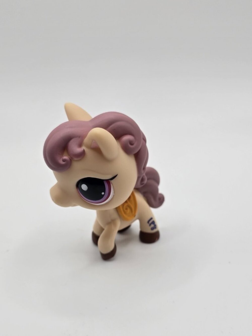 Littlest Pet Shop Authentic LPS #1512 Horse Pony Tan Cream Purple Eyes Saddle